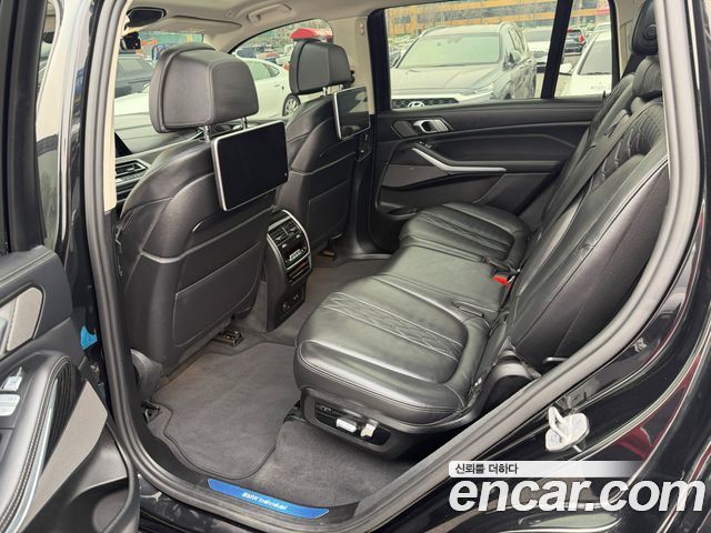 BMW X7 2021 — photo 11
