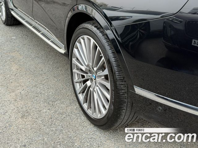 BMW X7 2021 — photo 16