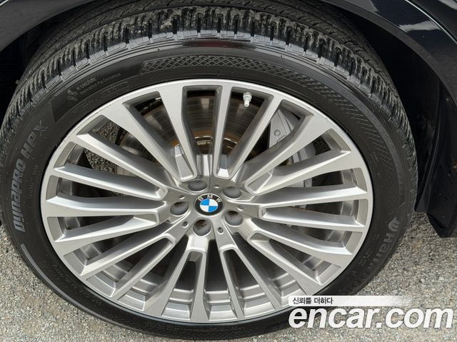 BMW X7 2021 — photo 17