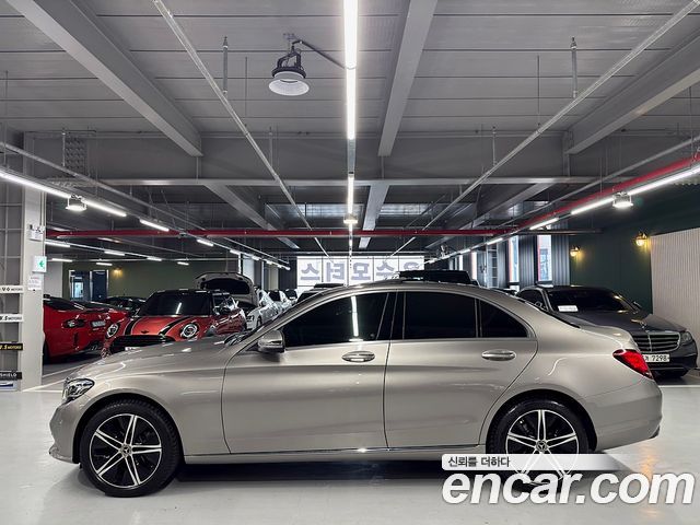 Mercedes-Benz C-Class 2019 — photo 4