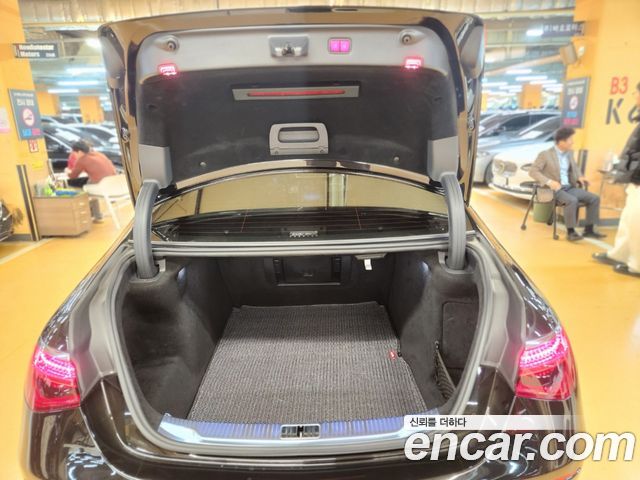 Mercedes-Benz S-Class 2021 — photo 4