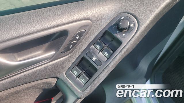 Volkswagen Golf 2011 — photo 8