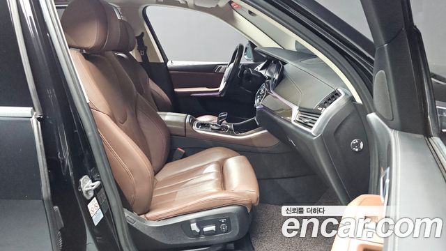 BMW X5 2022 — photo 11
