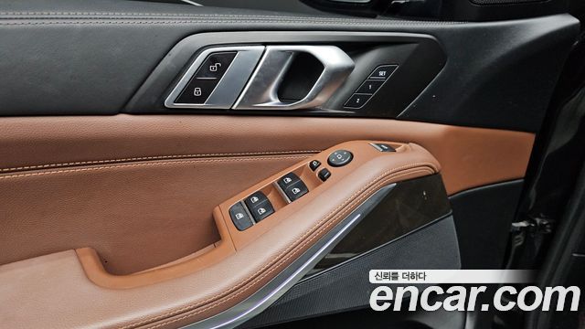 BMW X5 2022 — photo 18