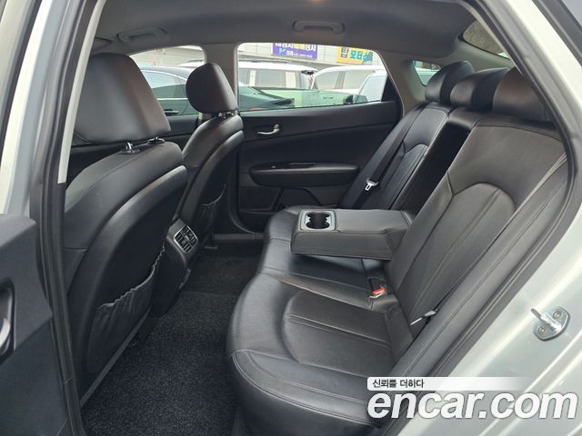 Kia K5 2016 — photo 8