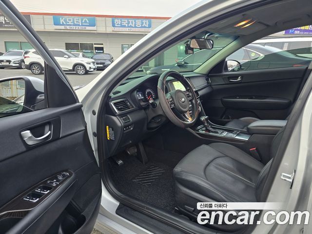 Kia K5 2016 — photo 9