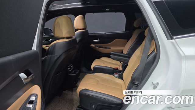 Hyundai Santafe 2022 — photo 12