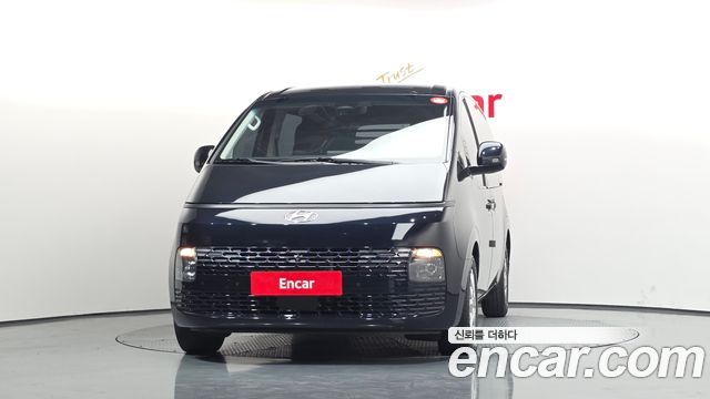 Hyundai Staria 2023 — photo 3