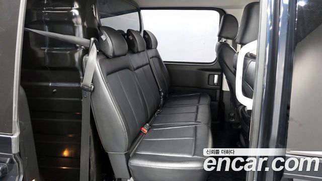 Hyundai Staria 2023 — photo 12