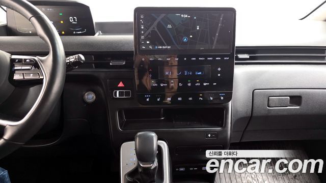 Hyundai Staria 2023 — photo 16