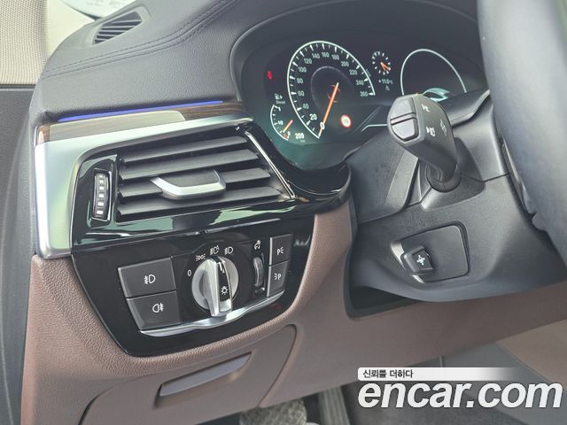 BMW Gran Turismo 2019 — photo 11