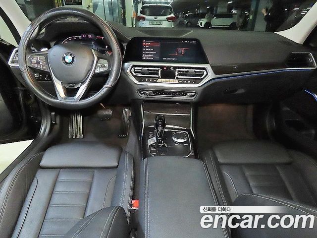 BMW 3-Series 2022 — photo 10