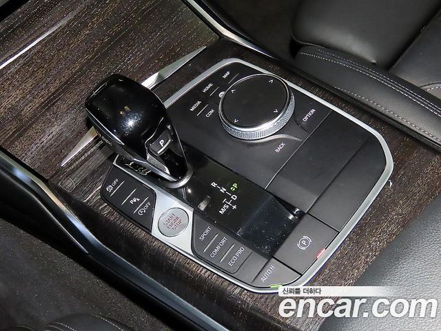 BMW 3-Series 2022 — photo 12