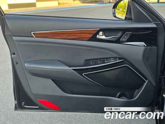 Kia K7 2017 — photo 9
