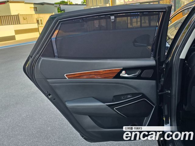 Kia K7 2017 — photo 15