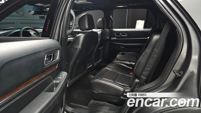 Ford Explorer 2016 — photo 12