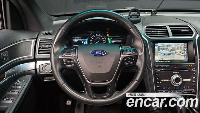 Ford Explorer 2016 — photo 13