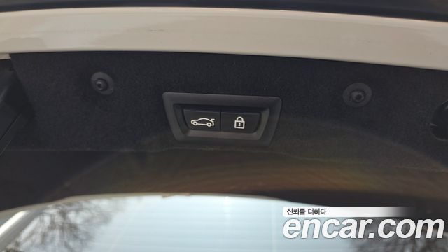 BMW 6-Series 2018 — photo 20