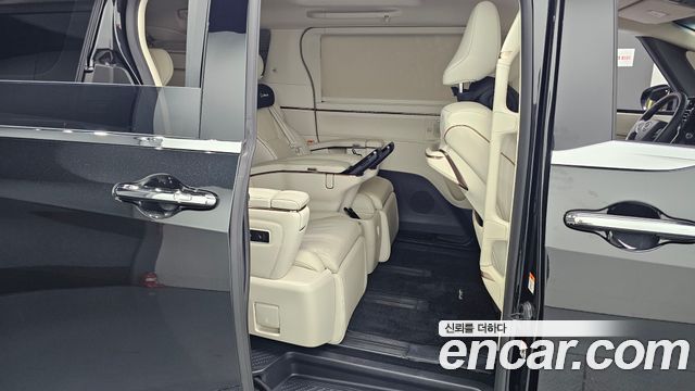Lexus LM 2025 — photo 12