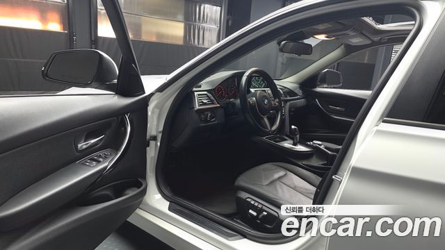 BMW 3-Series 2016 — photo 10