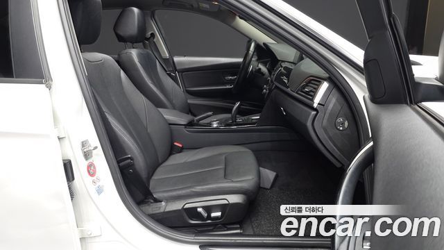 BMW 3-Series 2016 — photo 11