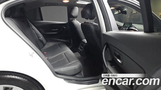 BMW 3-Series 2016 — photo 12