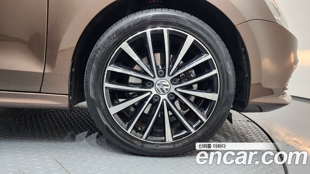 Volkswagen Jetta 2015 — photo 5
