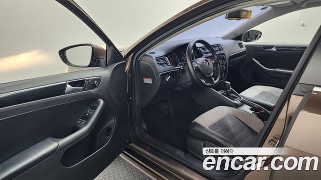 Volkswagen Jetta 2015 — photo 10