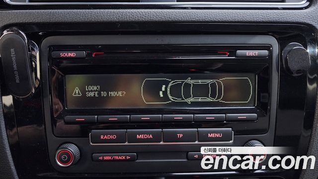 Volkswagen Jetta 2015 — photo 16