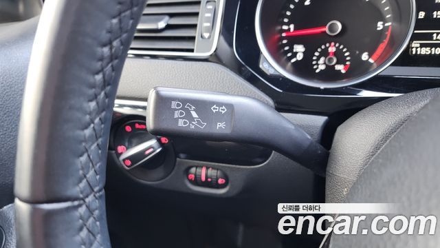 Volkswagen Jetta 2015 — photo 18