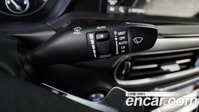 Genesis G90 2019 — photo 18