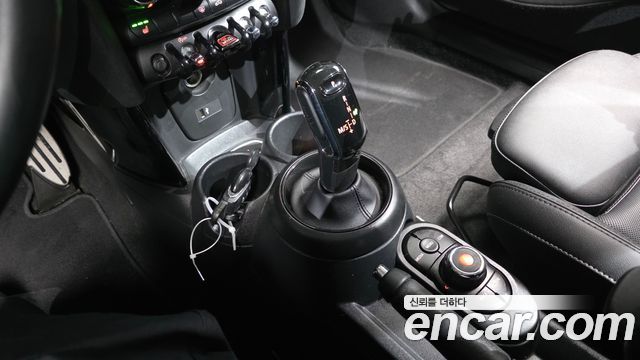 Mini Cooper 2023 — photo 9