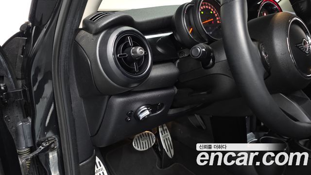 Mini Cooper 2023 — photo 13