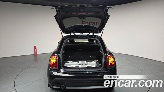 Mini Cooper 2023 — photo 20