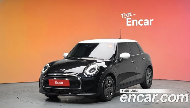 Mini Cooper 2023 — photo 1
