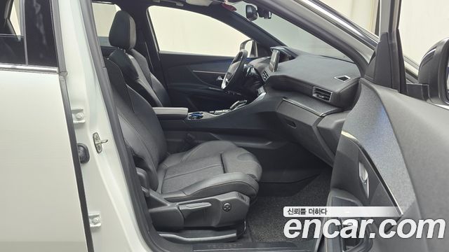 Peugeot 5008 2021 — photo 11
