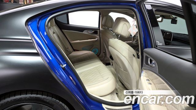 Genesis G70 2019 — photo 12