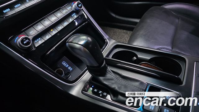 Hyundai Grandeur 2018 — photo 9