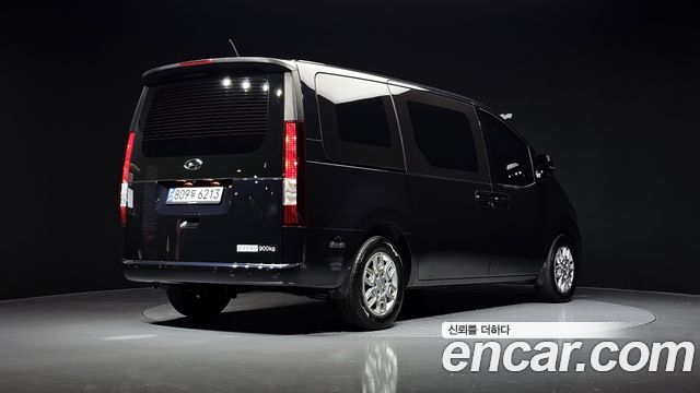Hyundai Staria 2024 — photo 2