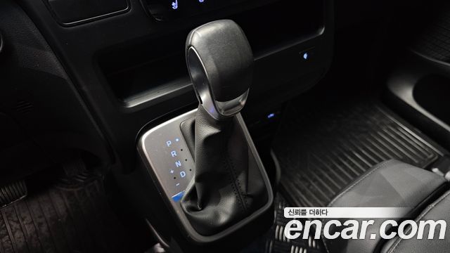 Hyundai Staria 2024 — photo 9