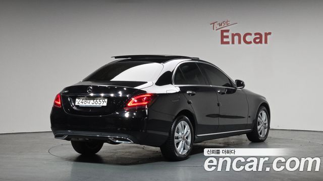 Mercedes-Benz C-Class 2020 — photo 2