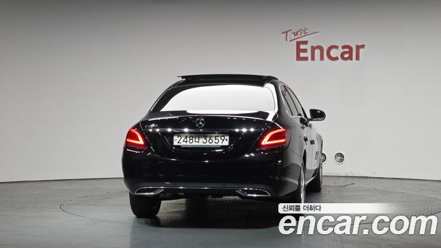 Mercedes-Benz C-Class 2020 — photo 4