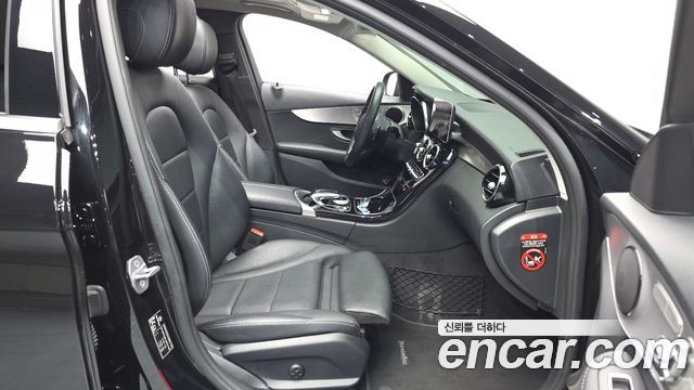 Mercedes-Benz C-Class 2020 — photo 10