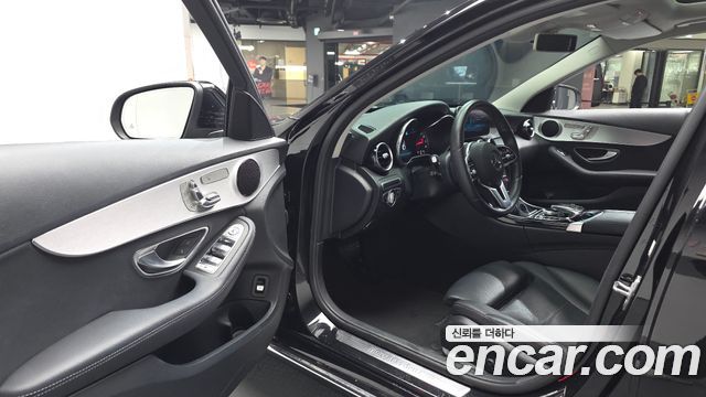 Mercedes-Benz C-Class 2020 — photo 11