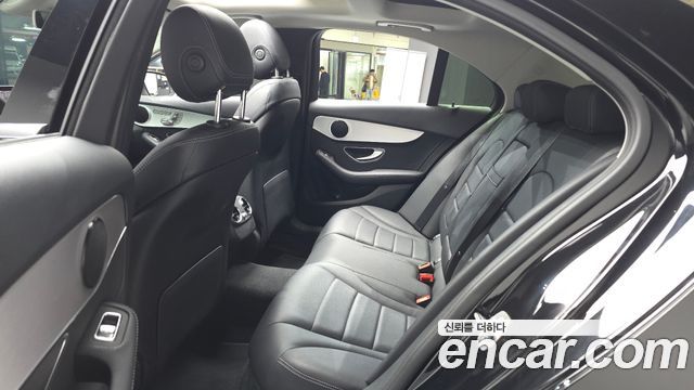 Mercedes-Benz C-Class 2020 — photo 12