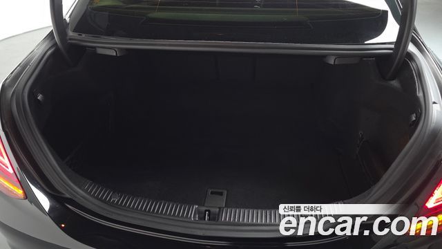 Mercedes-Benz C-Class 2020 — photo 20