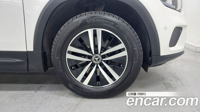 Mercedes-Benz GLB-Class 2021 — photo 5