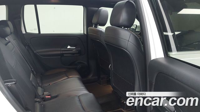 Mercedes-Benz GLB-Class 2021 — photo 10