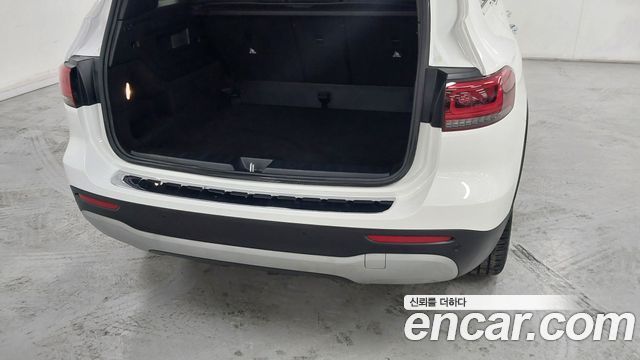 Mercedes-Benz GLB-Class 2021 — photo 11