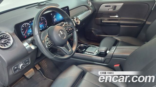 Mercedes-Benz GLB-Class 2021 — photo 14